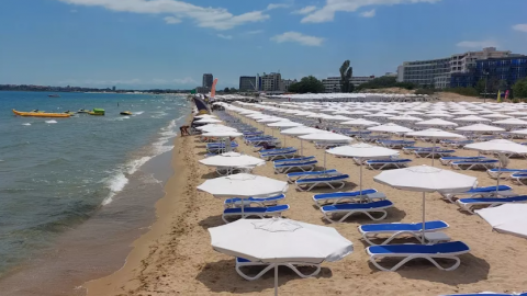 Plaja Sunny Beach din Bulgaria oferă liniște deplină și petreceri nesfârșite
